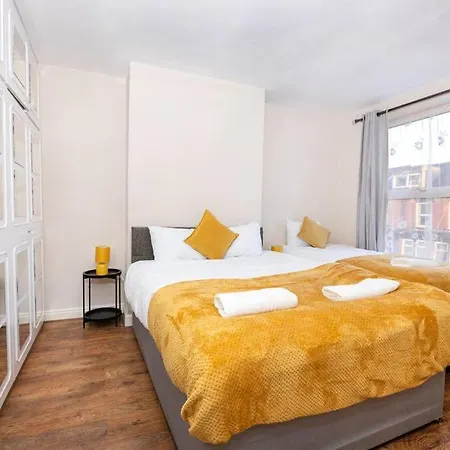 Vinery 2-bedroom House بيت للعطل
