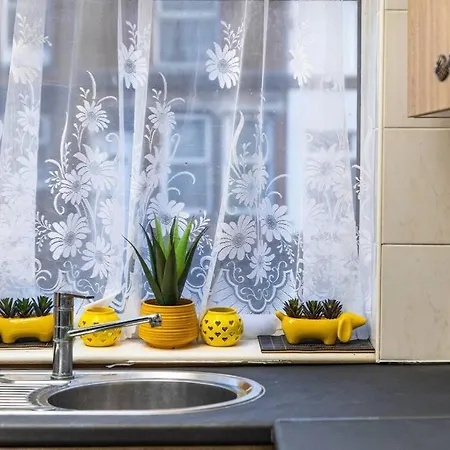 Vinery 2-bedroom House بيت للعطل *